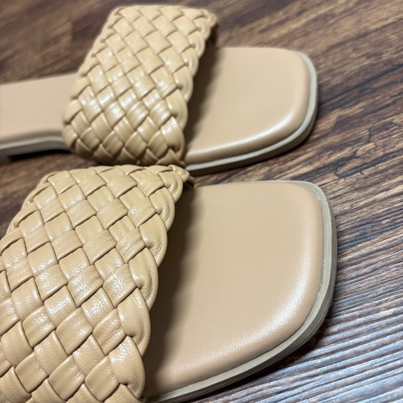 Sandals - Picture 2 of 5